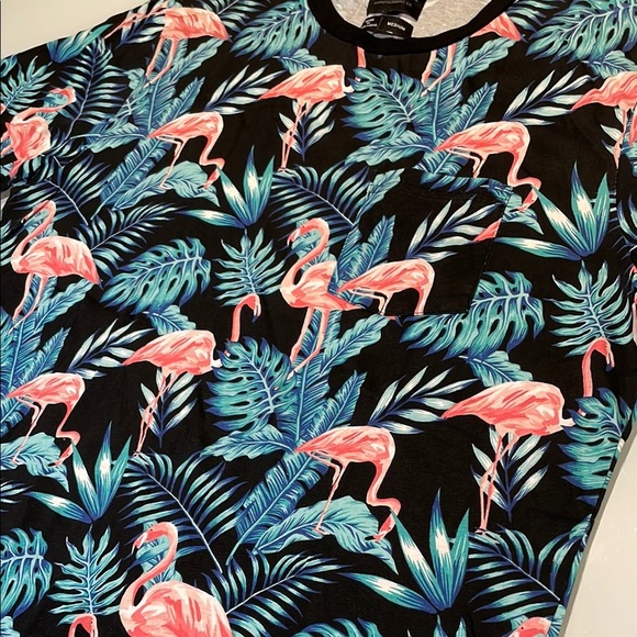 *NEW* Men’s Flamingo Print T-Shirt - Picture 4 of 5